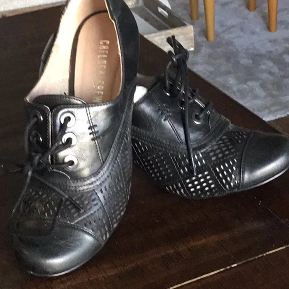 Chelsea Crew - Picture 2 of 3